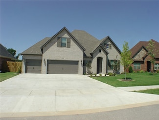 1812 SW Edinburgh Ave, Bentonville, AR 72713