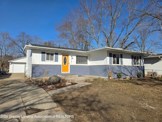 3741 S Fox Pointe St, Lansing, MI 48911