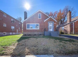 6814 Crest Ave, Saint Louis, MO 63130