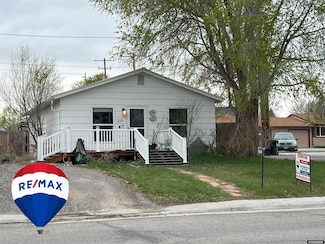 310 N 8th St W, Riverton, WY 82501