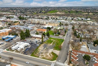 828 Spring St, Paso Robles, CA 93446