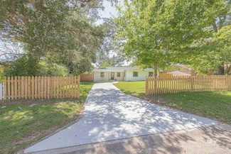 362 Azalea St, Fairhope, AL 36532