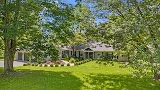4932 Hidden River Dr, Lexington, KY 40511