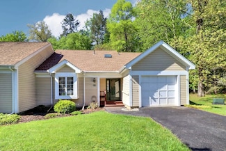 16 Turtle Way, Stroudsburg, PA 18360