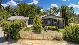 211 E Clemmens Ln, Fallbrook, CA 92028