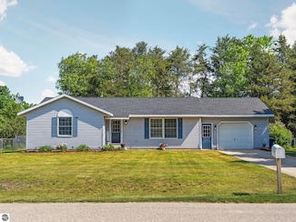 1708 Ketha Dr, Cadillac, MI 49601