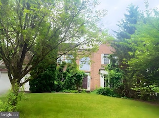 25 Forrest Hills Dr, Voorhees, NJ 08043