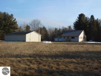 3775 S 11 Mile Rd, Breckenridge, MI 48615