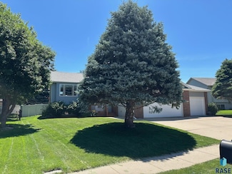 7620 S Rose Crest Trail, Sioux Falls, SD 57108
