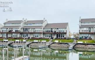 1661 N Windward Dr, Port Clinton, OH 43452