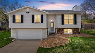 11 Danson Dr, Saint Peters, MO 63376