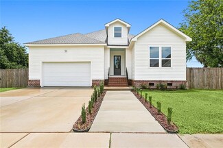 1623 Schnell Dr, Arabi, LA 70032