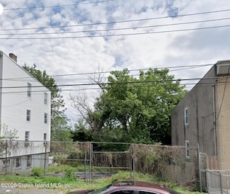 203 York Ave, Staten Island, NY 10301