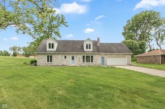 8465 Hilltop Ln, Martinsville, IN 46151