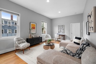 172 Bunker Hill St Unit 1, Charlestown, MA 02129