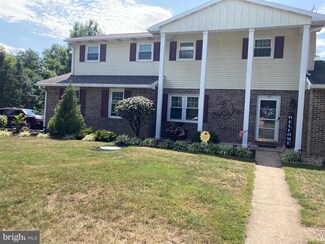 110 Dorwood Dr, Carlisle, PA 17013