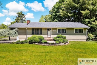 448 Schoolhouse Rd, Monroe Township, NJ 08831