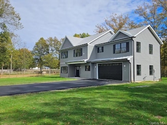 34 Bigert Dr, New Hampton, NY 10958