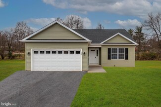 758 Wendover Dr, Bunker Hill, WV 25413