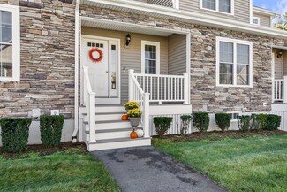 76 Essex Cir Unit 17, Raynham, MA 02767