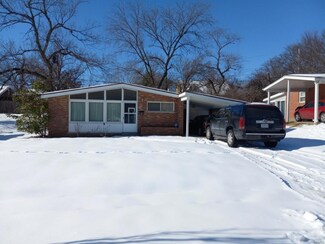 1349 Rushmore Dr, Saint Louis, MO 63130