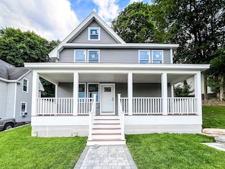 71 School St, Hudson, MA 01749