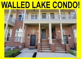 157 E Bay Dr, Walled Lake, MI 48390