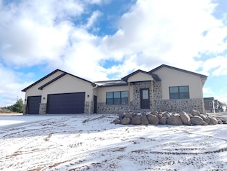 1930 Southland Ln, New London, WI 54961