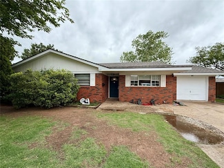612 Vine St, Altus, OK 73521