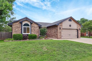 5433 S Stoneborough St, Wichita, KS 67217
