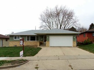 1312 N 20th St, Bismarck, ND 58501