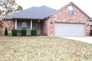 1015 Champions Dr, Conway, AR 72034