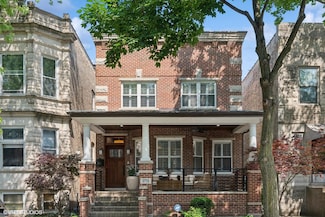 3715 N Wayne Ave, Chicago, IL 60613