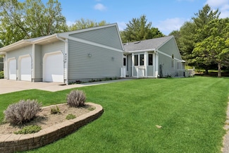 4247 Stone Brooke Rd, Ames, IA 50010
