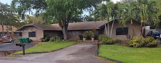 6551 SW 49th Ct, Davie, FL 33314