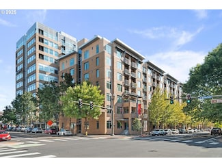 701 Columbia St Unit 215, Vancouver, WA 98660