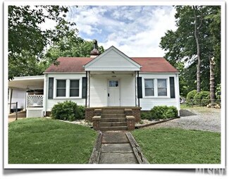 1824 3rd Ave SW, Hickory, NC 28602