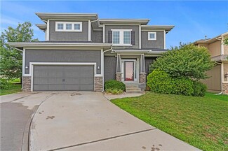 17292 S Lichtenauer Dr, Olathe, KS 66062