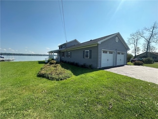 5648 W Lake Rd, Auburn, NY 13021