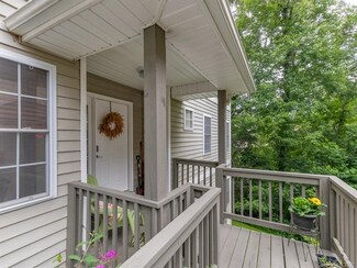 75 Farm Ln, Mills River, NC 28759