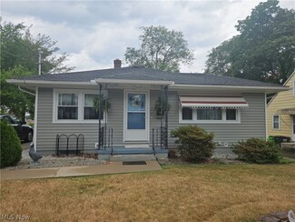212 E Ford Ave, Barberton, OH 44203