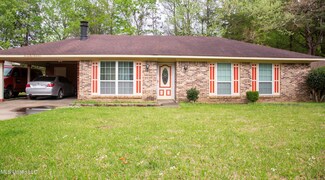 2444 Twisted Oak Dr, Jackson, MS 39212