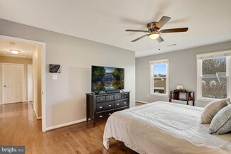 6035 Forest Run Dr, Clifton, VA 20124