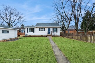 7 E Eureka Dr, Lemont, IL 60439