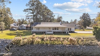 105 3rd St, Pollocksville, NC 28573