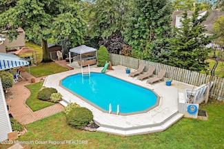 14 South Rd, Monmouth Beach, NJ 07750