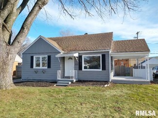 3237 W Shoff Cir, Peoria, IL 61604
