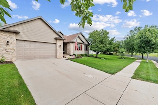 724 Harvest Ln, Stoughton, WI 53589