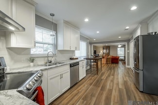 18733 W Lake Terrace Dr, Baton Rouge, LA 70817