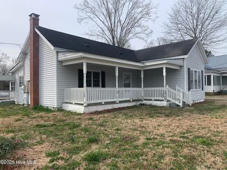 318 E Main St, Woodland, NC 27897